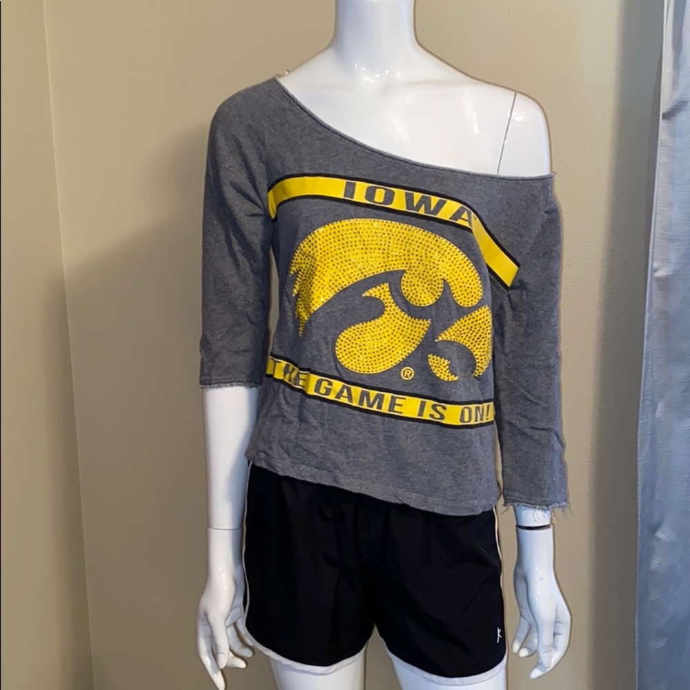 Hawks top size S
